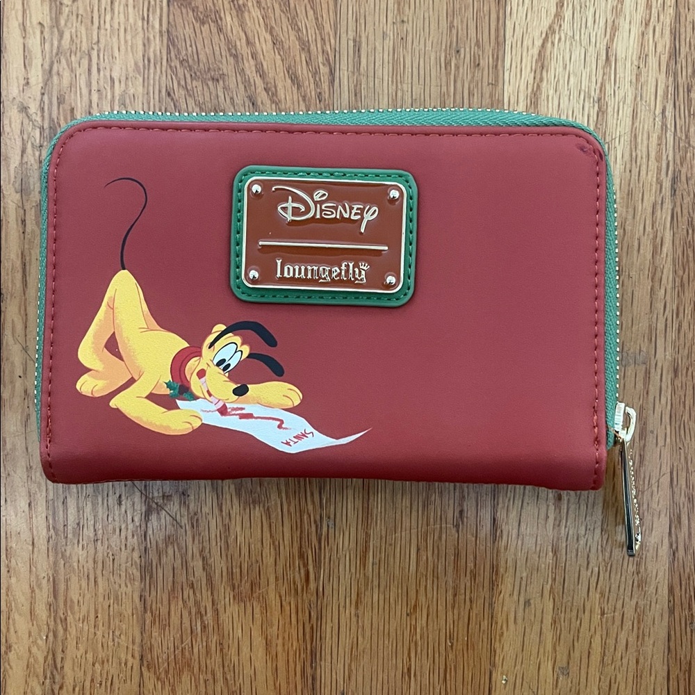 NWOT Loungefly/Disney Mickey Mouse & Minnie Mouse Hot Cocoa Fireplace Zip Wallet - Picture 2 of 6